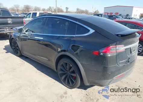 2018 Tesla Model X 100D/75D/P100D z USA, uszkodzony, nr VIN 5YJXCAE44JF081112